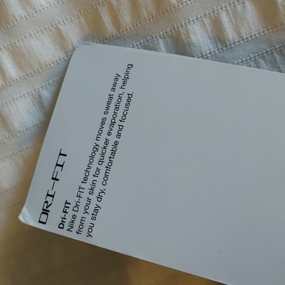 NWT Nike Swoosh Girls Youth Sports Top Medium - Picture 12 of 15